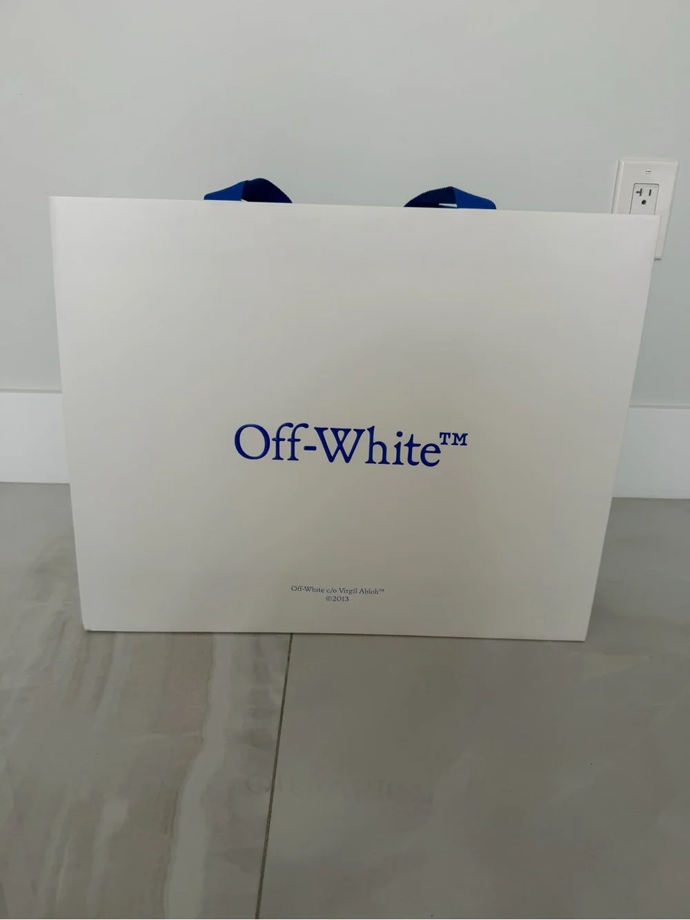 Newest Rare Off-White Garment Bag Shopping Bag & Receipt Holder